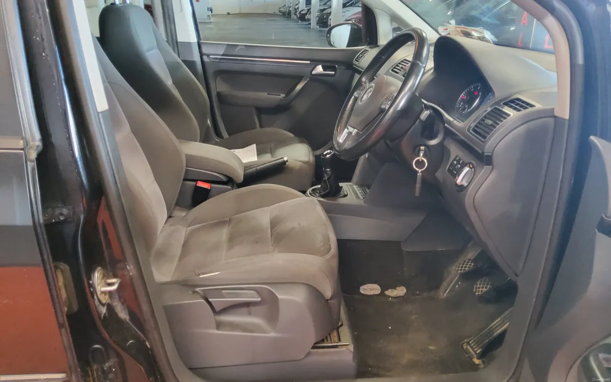 Volkswagen Touran 2014 - Image 6
