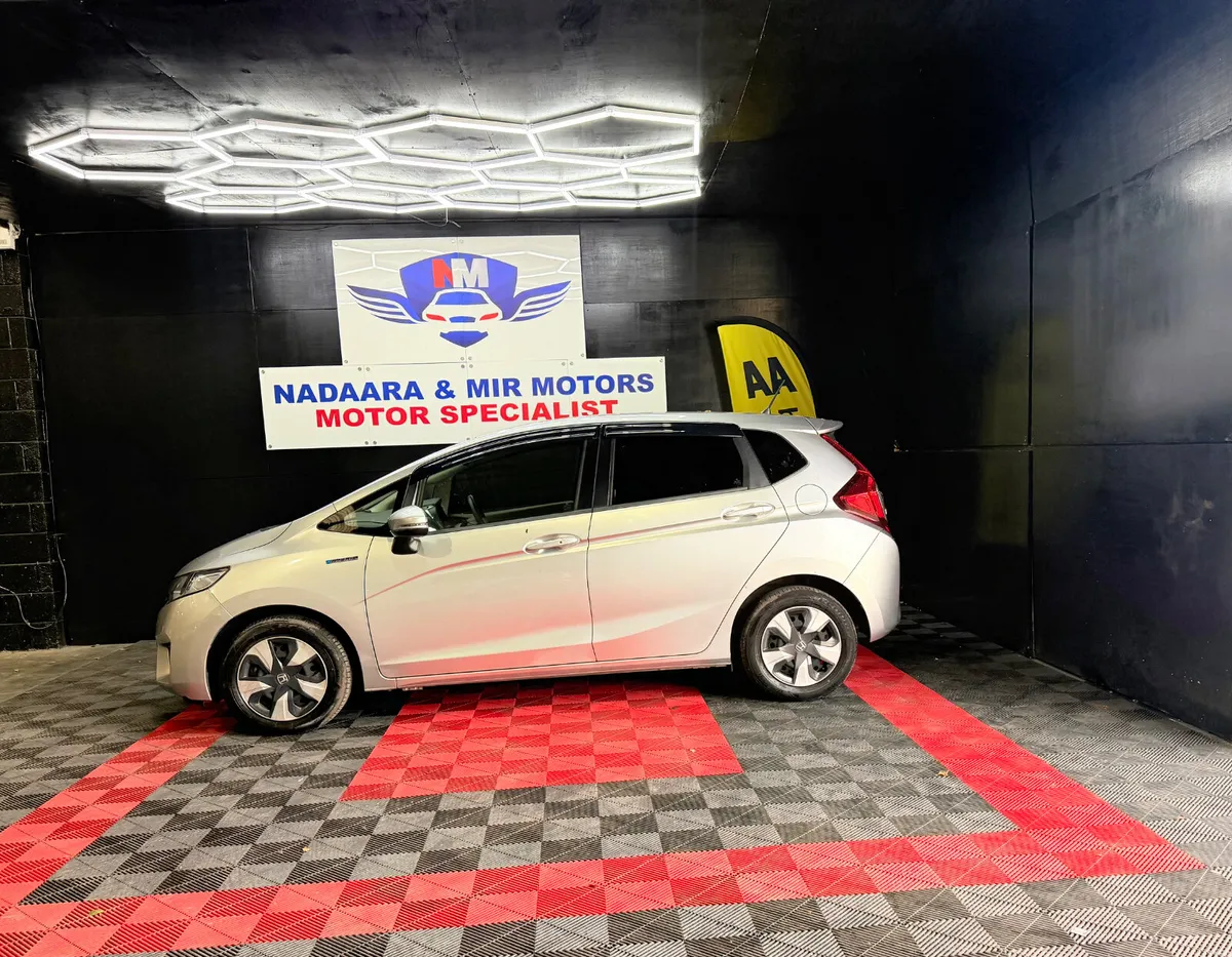 2017 Honda Fit hybrid - Image 5