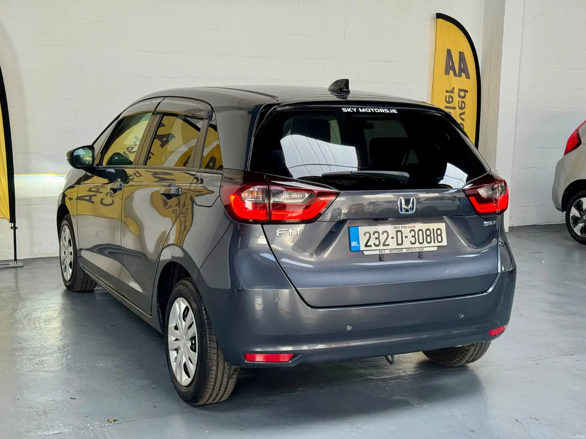 🚗 2023 Honda FIT / JAZZ 1.5 HYBRID AUTOMATIC - Image 4