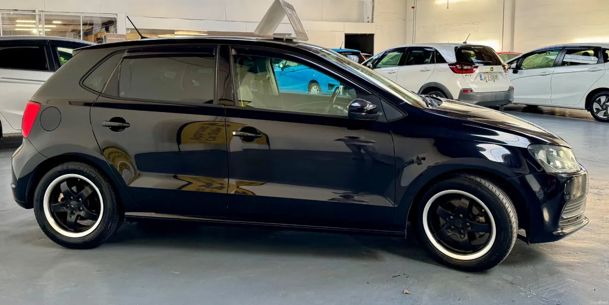 🚗2015 Volkswagen Polo 1.2 TSI Automatic Petrol - Image 5