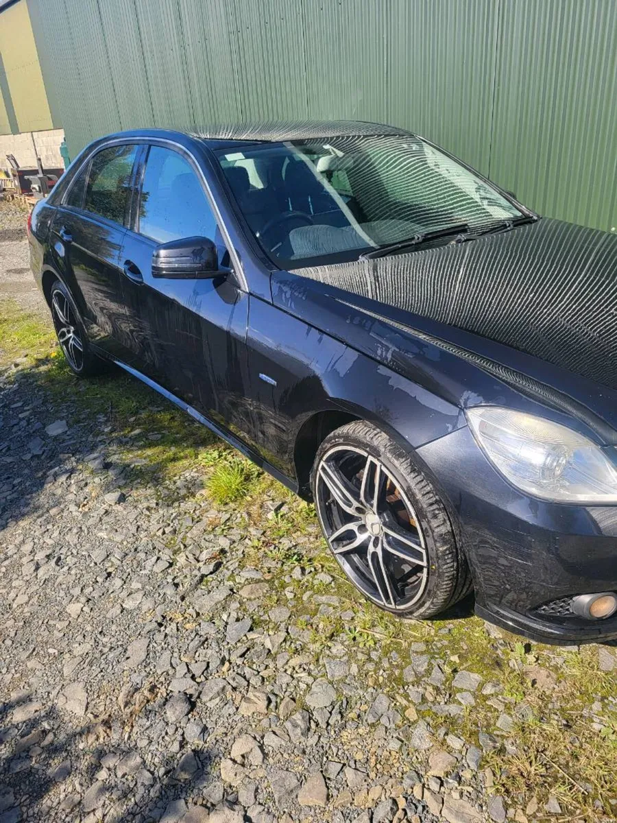 Mercedes E200 - Image 3