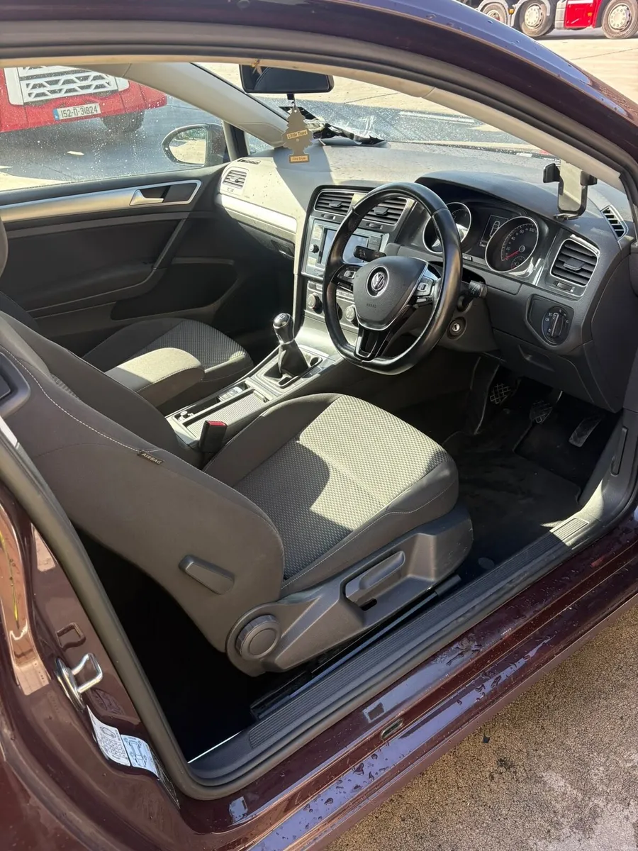 Volkswagen Golf 2017 - Image 2
