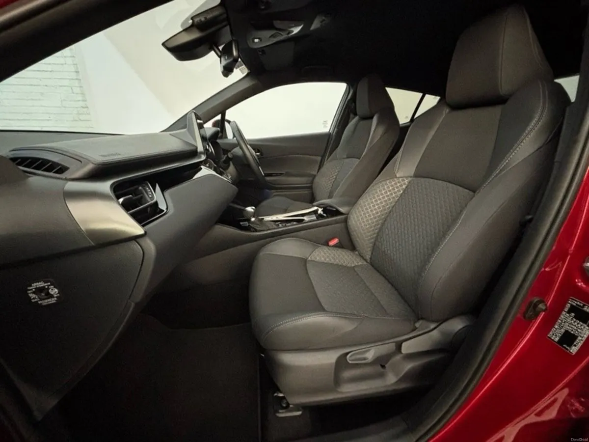 Toyota C-HR HYBRID SPORT - Image 6