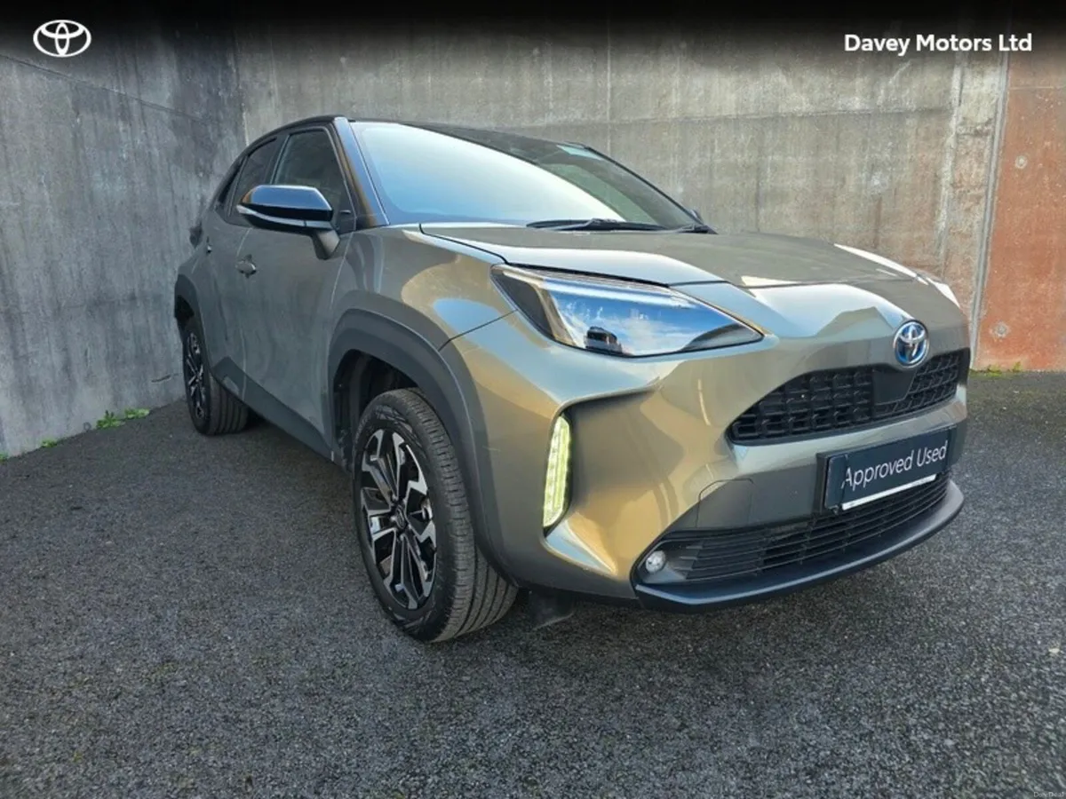 Toyota Yaris Cross CROSS LUNA SPORT 4DR AUTO - Image 1