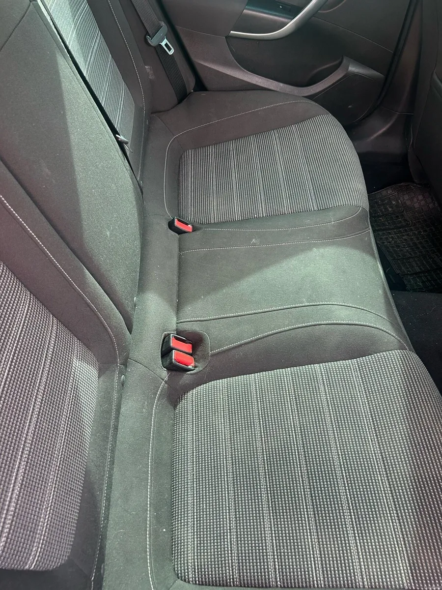 142 Vauxhall insignia SRI NCT 12/26 tax 11/26 - Image 6