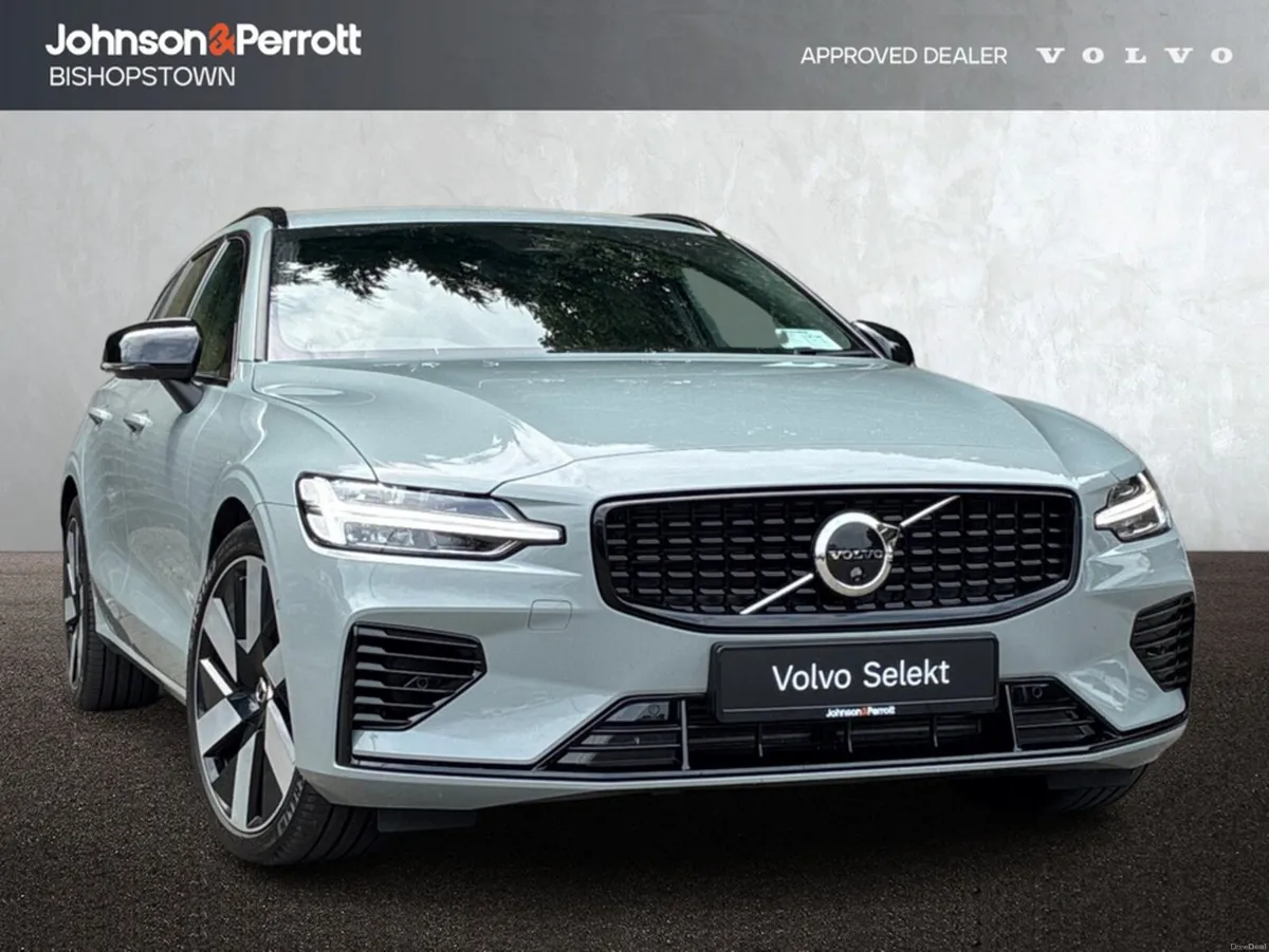 Volvo V60 T6 350 bhp AWD PHEV Plus Dark - Towbar / - Image 1