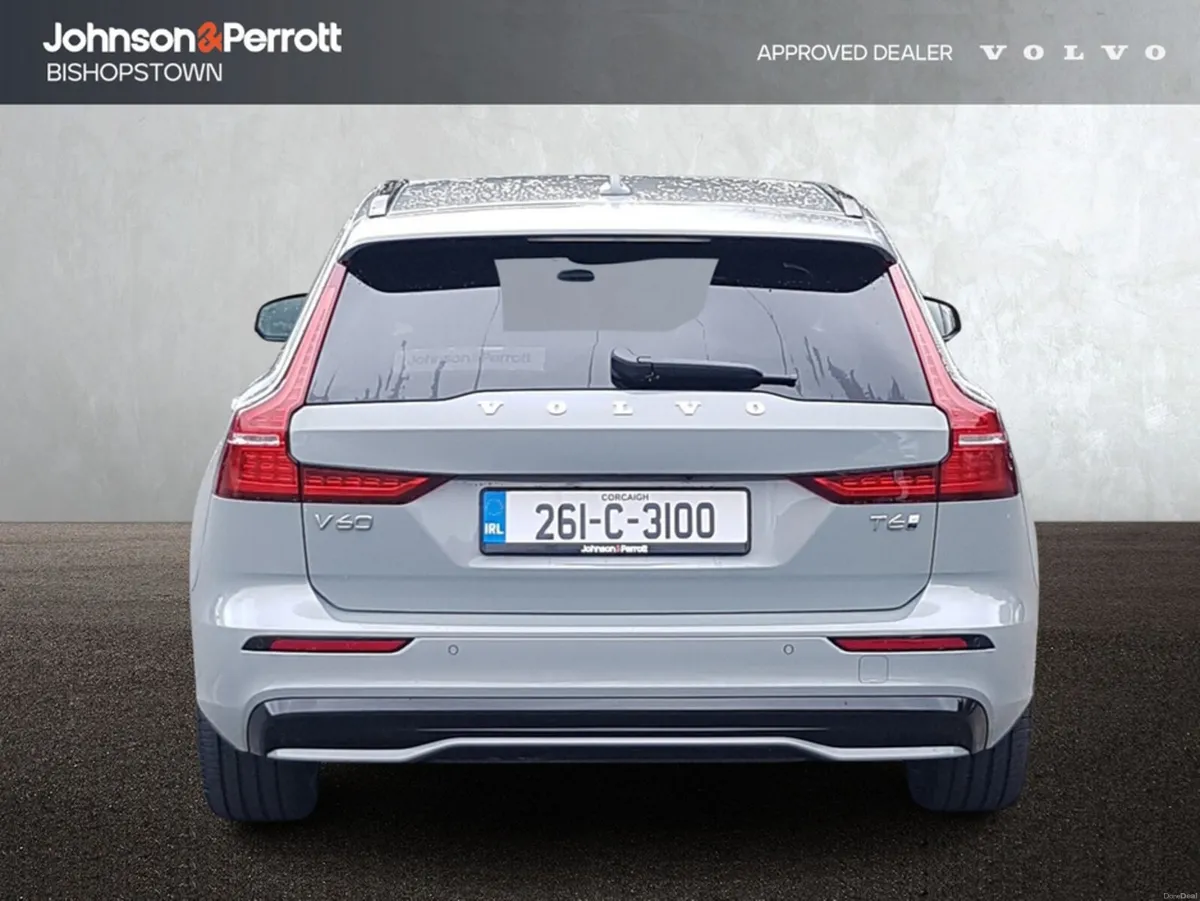 Volvo V60 T6 350 bhp AWD PHEV Plus Dark - Towbar / - Image 6