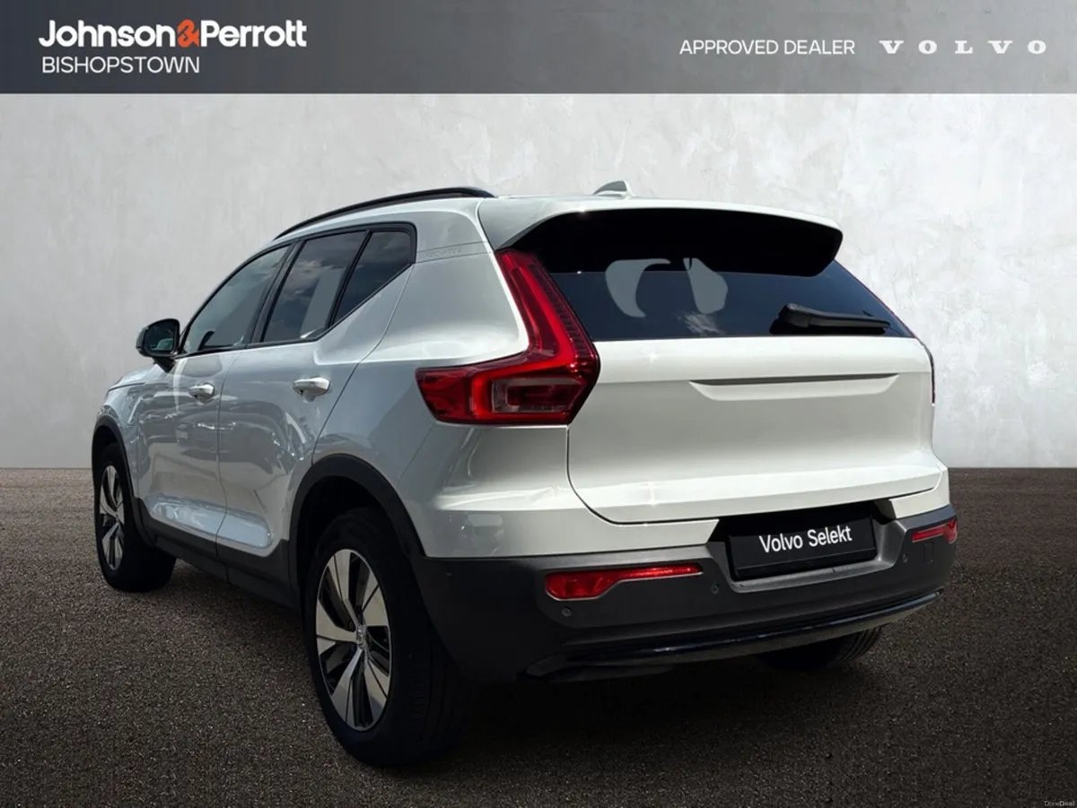 Volvo XC40 T4 211bhp PHEV Plus Dark (Two Year Volv - Image 3