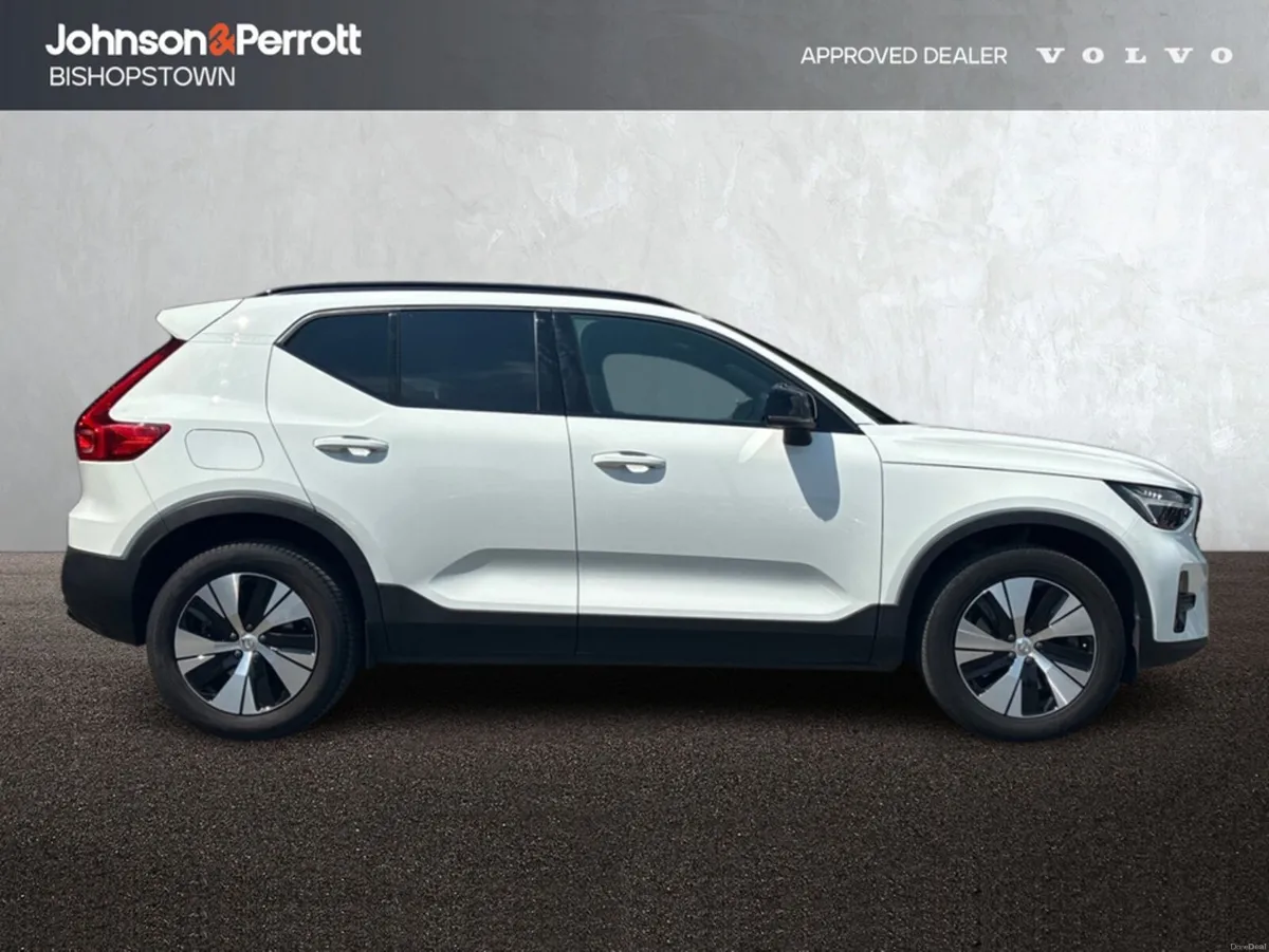Volvo XC40 T4 211bhp PHEV Plus Dark (Two Year Volv - Image 5