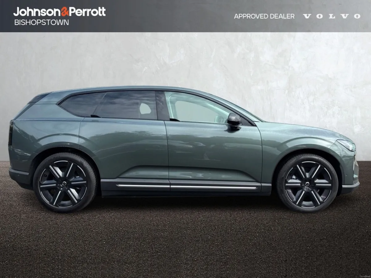 Volvo EX60 P10 AWD Plus 95 kWh Twin Motor From €71 - Image 5