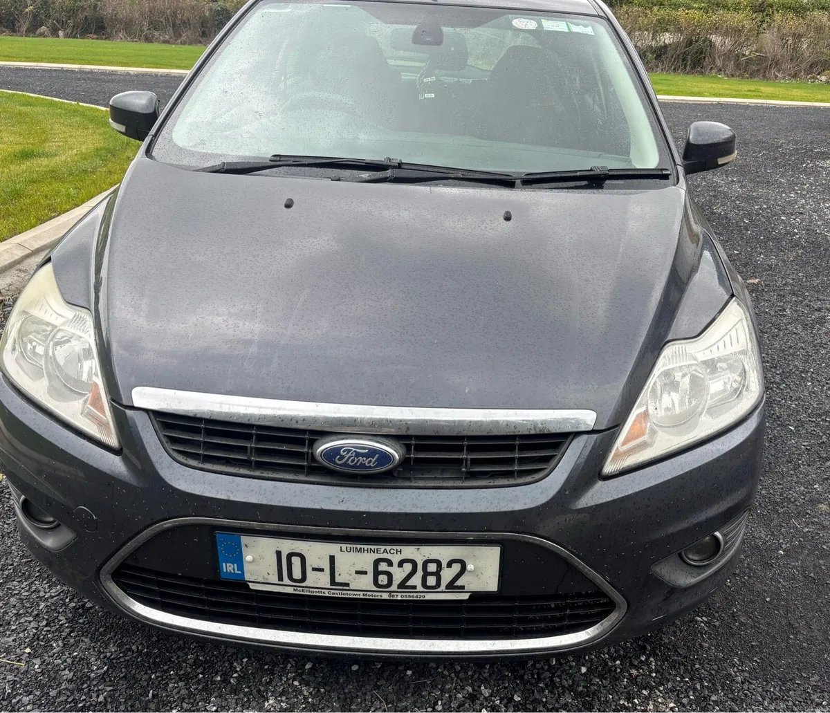 2010 Ford Focus Titanium - Image 2