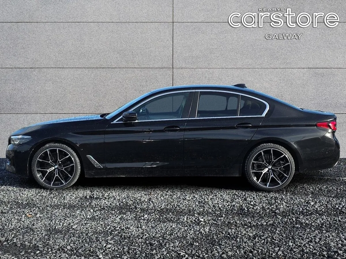 BMW 5-Series 520d SE - Image 6