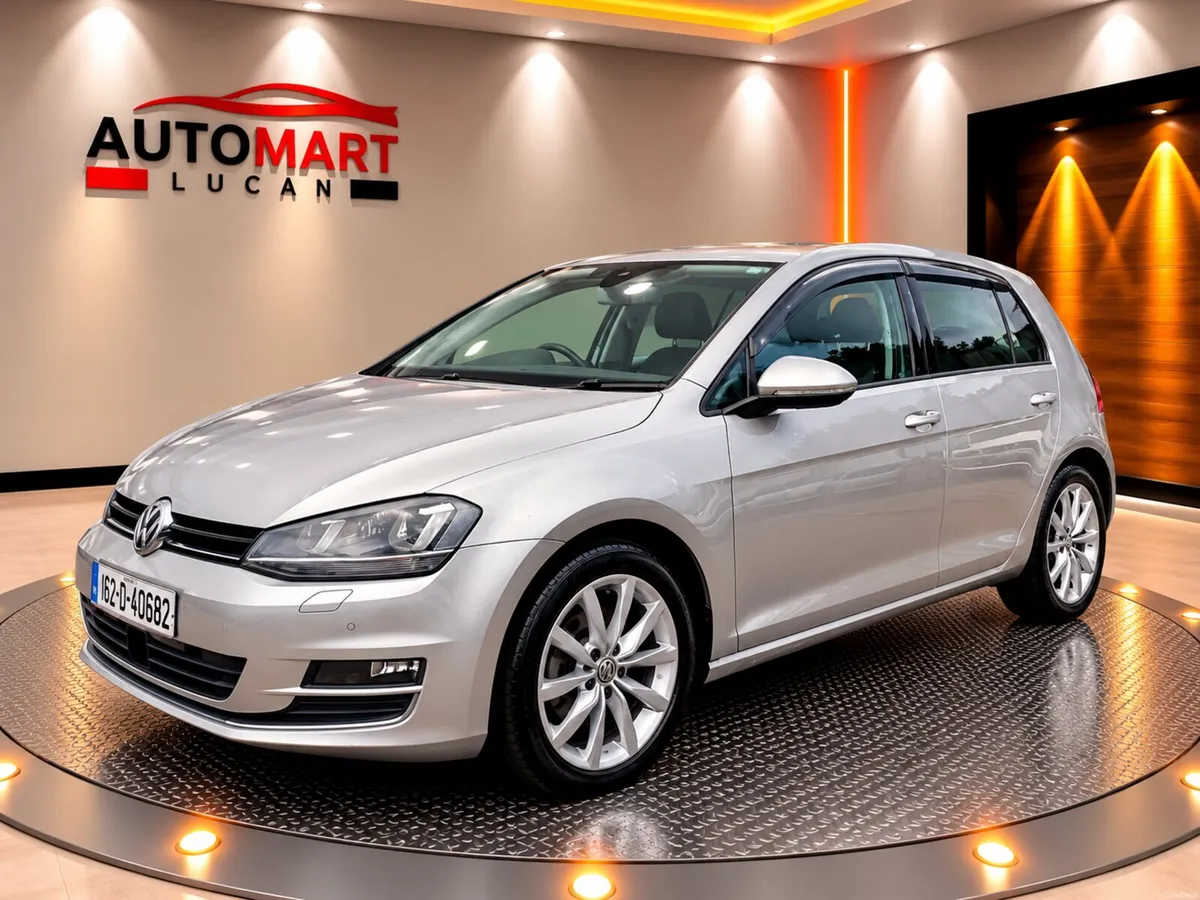 Volkswagen Golf 2016 53K  KM Leather & Car play - Image 4