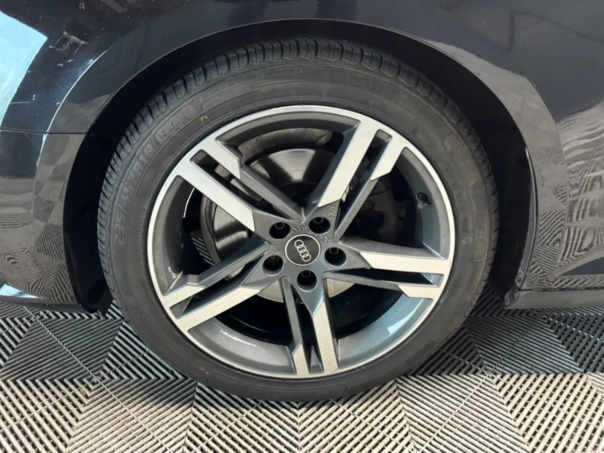 Audi A4 2.0 TDI 150 ULTRA 4DR - Image 4