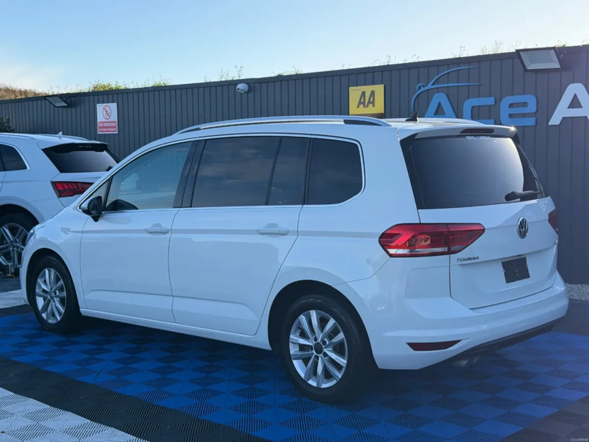 Volkswagen Touran COMFORTLINE - 2.0L DIESEL - AUTO - Image 5