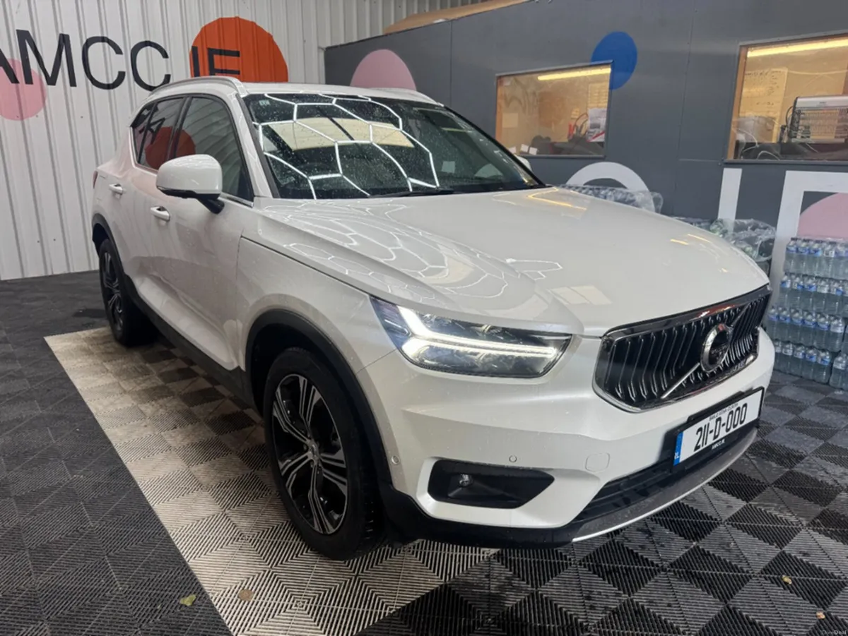 Volvo XC40 2021 VOLVO Xc40 RECHARGE PLUG-IN HYBRID - Image 1