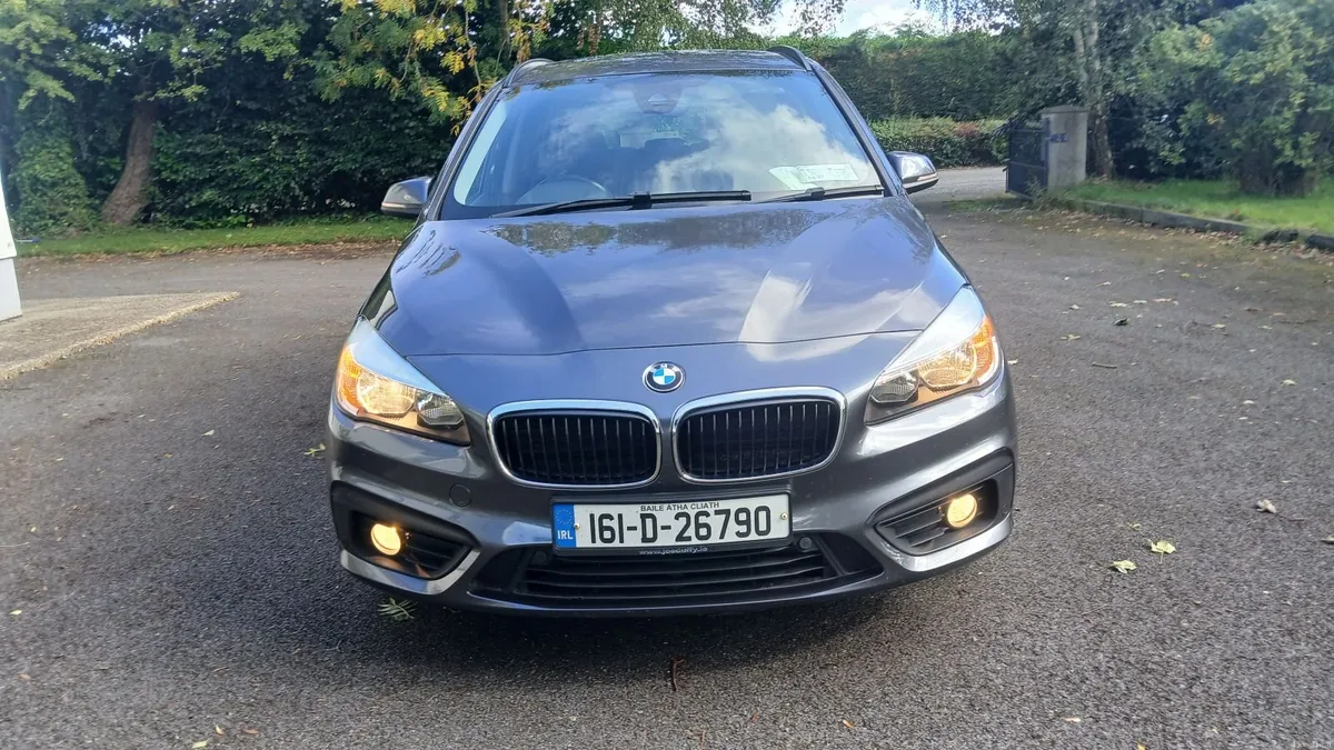BMW 2-Series Automatic 7 Seater. - Image 3