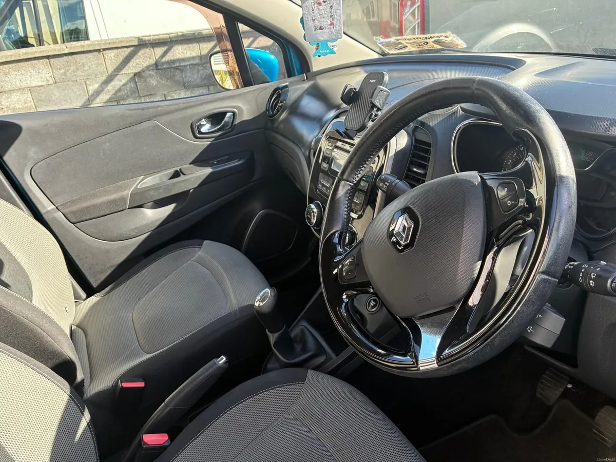 Renault Captur 2015 - Image 2