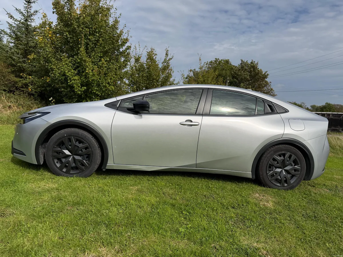 Toyota Prius 2023 1.8L petrol Automatic - Image 5