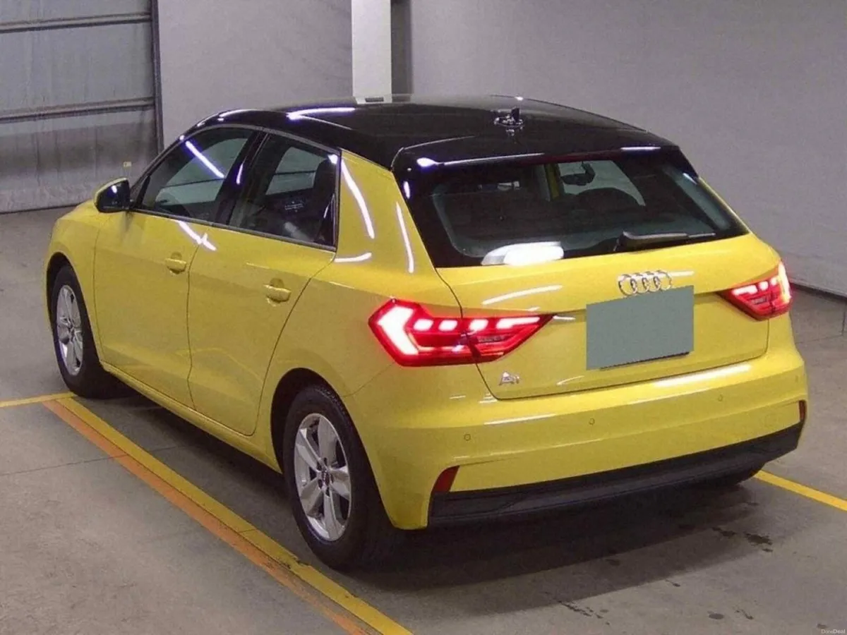 Audi A1 1.0 AUTOMATIC - YELLOW/BLACK TWO TONE - FA - Image 2