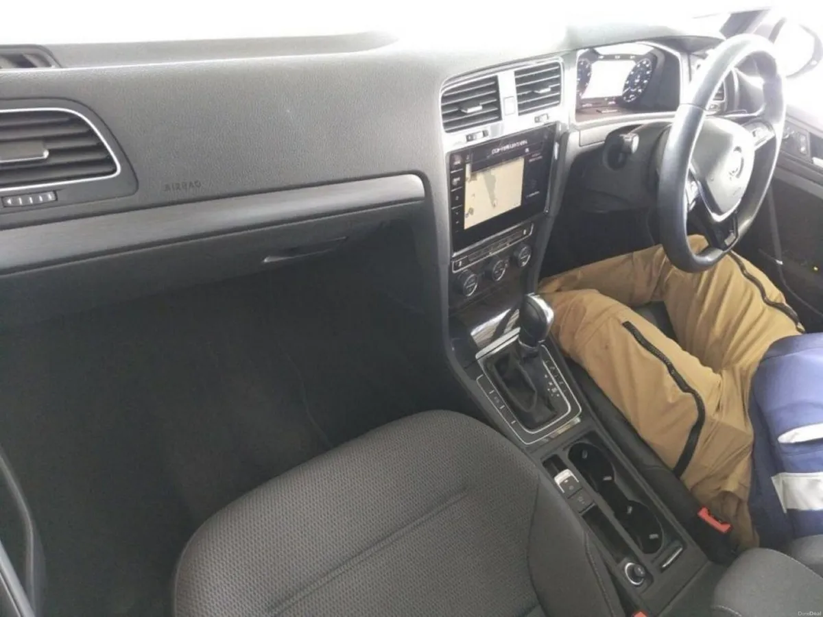 Volkswagen Golf 1.2 AUTOMATIC TSI COMFORT LINE - F - Image 3