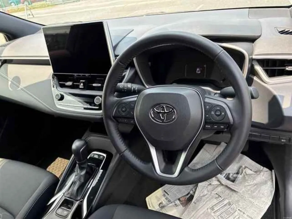 Toyota Corolla 1.8 HYBRID AUTOMATIC - G MODEL - FA - Image 3