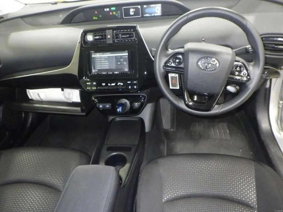 Toyota Prius 1.8 HYBRID AUTOMATIC - TOYOTA SAFETY - Image 3