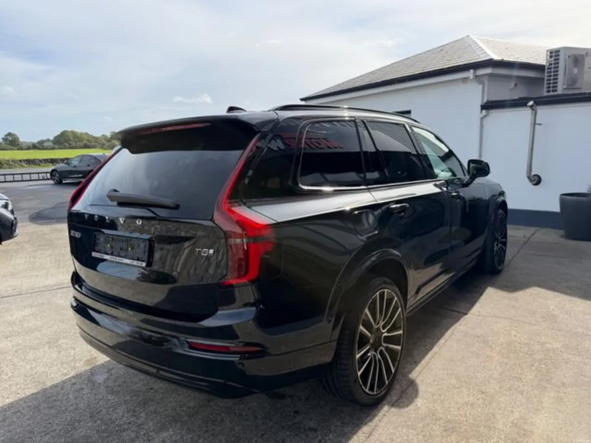 Volvo XC90 ULTRA DARK T8 PHEV AWD - Image 3