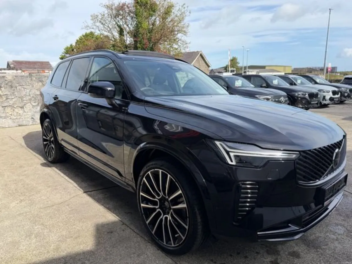 Volvo XC90 ULTRA DARK T8 PHEV AWD - Image 5