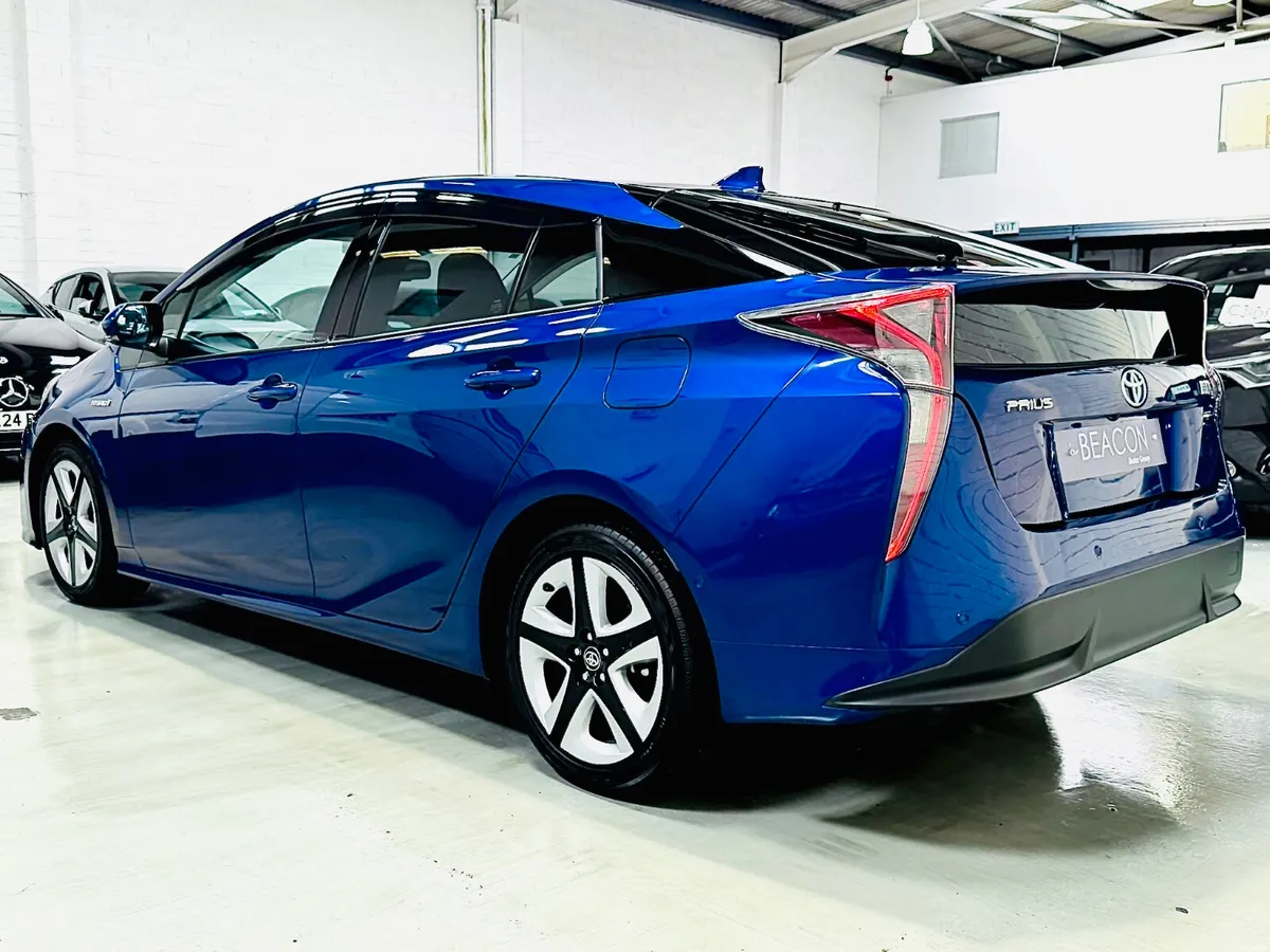 ONLY 21,000 MILES*LUXURY HYBRID TOYOTA PRUIS - Image 5