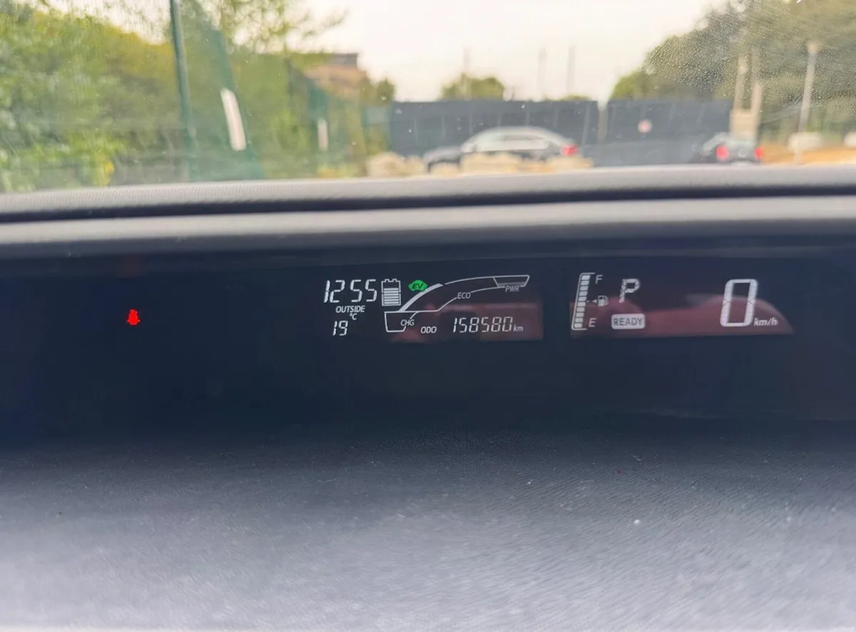 Toyota Aqua 2015 - Image 2