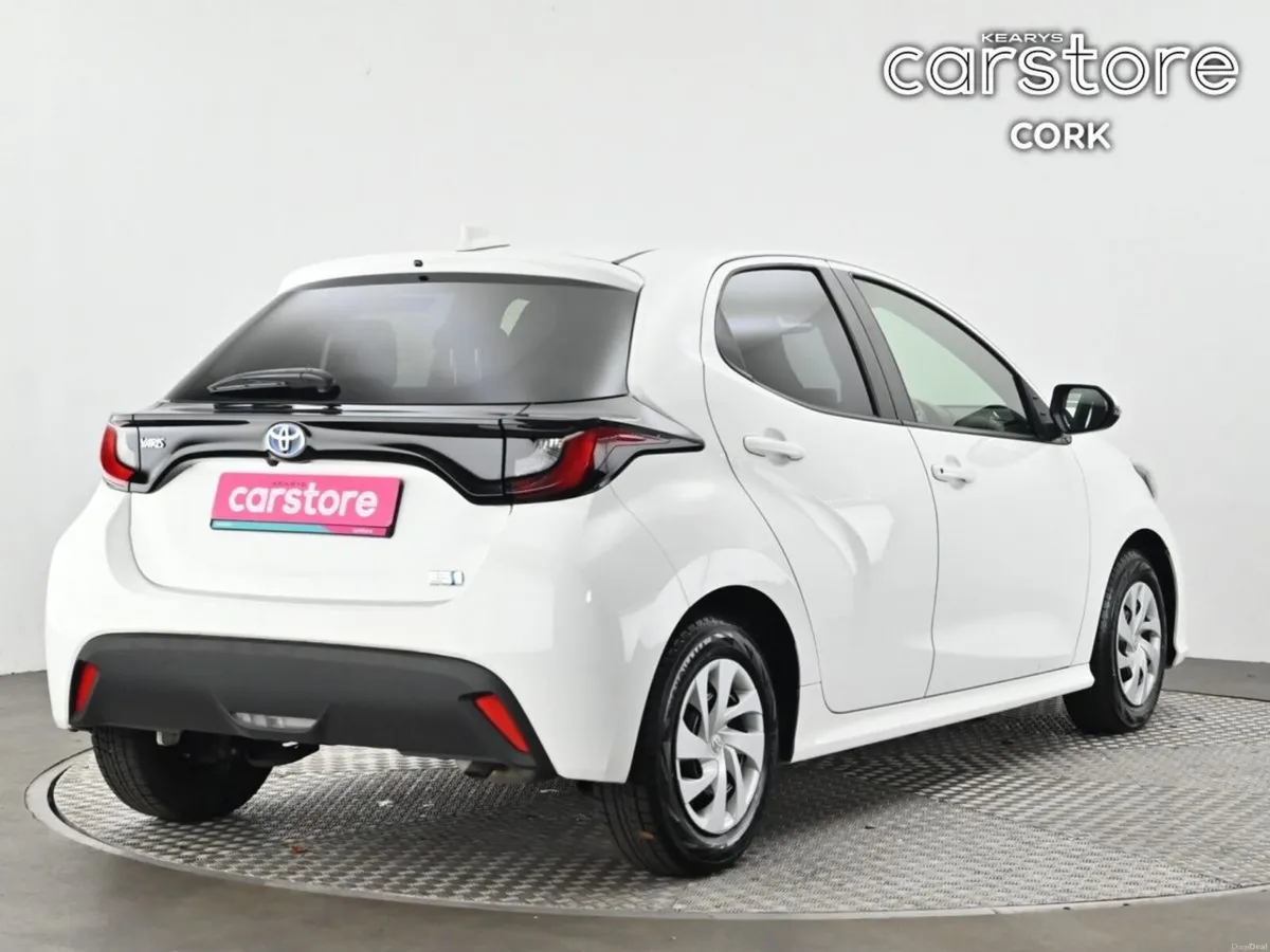 Toyota Yaris Yaris Hybrid X - Image 5