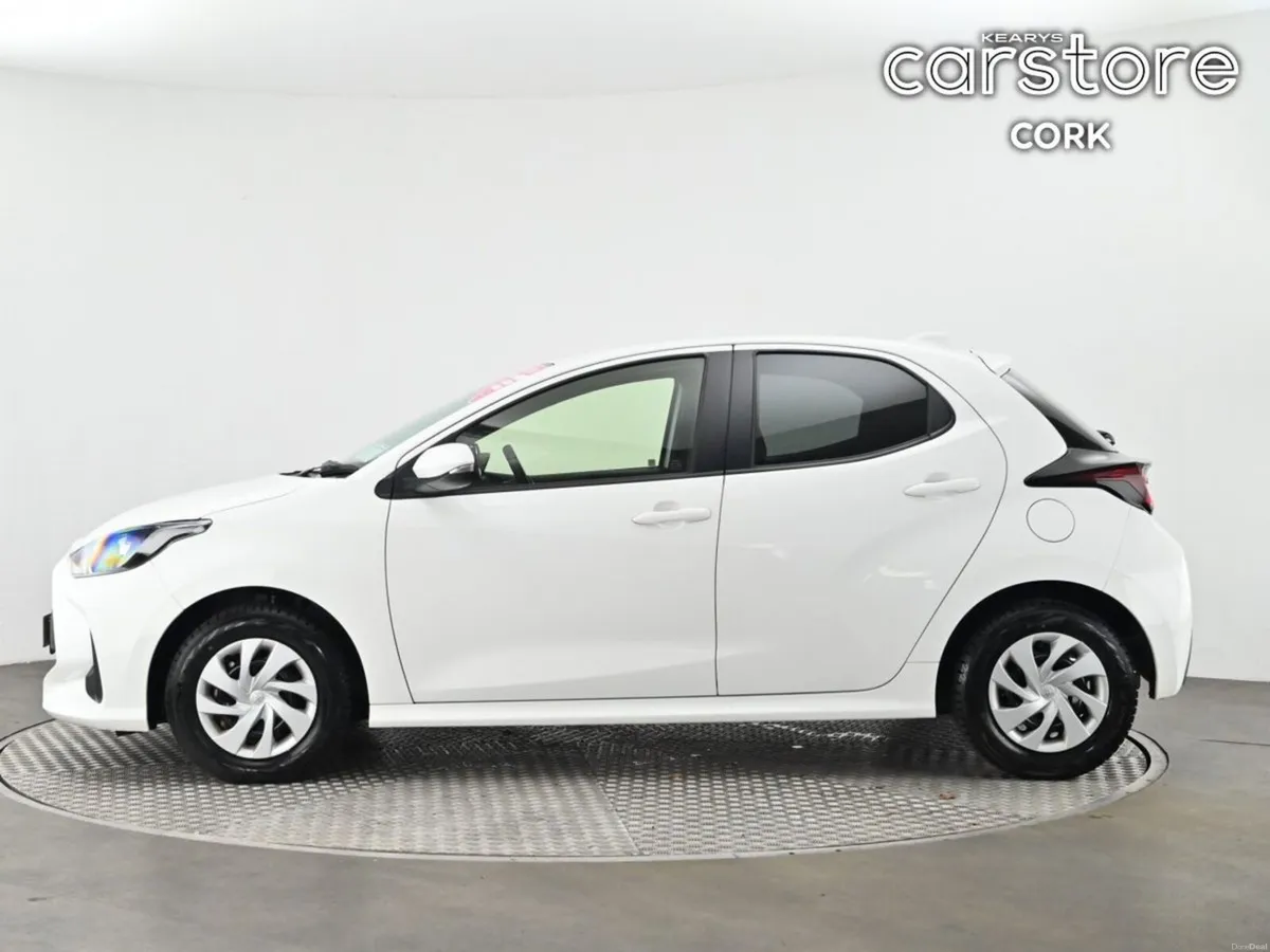 Toyota Yaris Yaris Hybrid X - Image 6