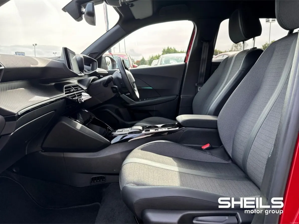 Peugeot 2008 Electric 136bhp (50 kWh) Allure - Image 5