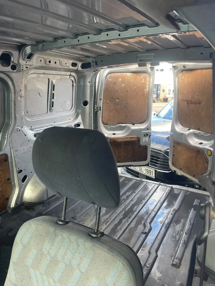 Van - Image 5