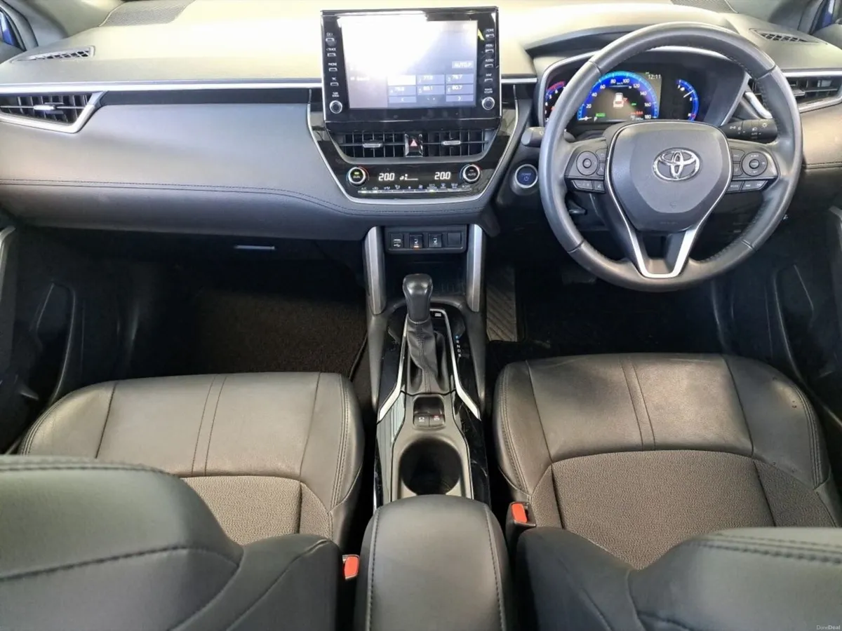 Toyota Corolla Cross Z HYBRID AUTO - Image 3