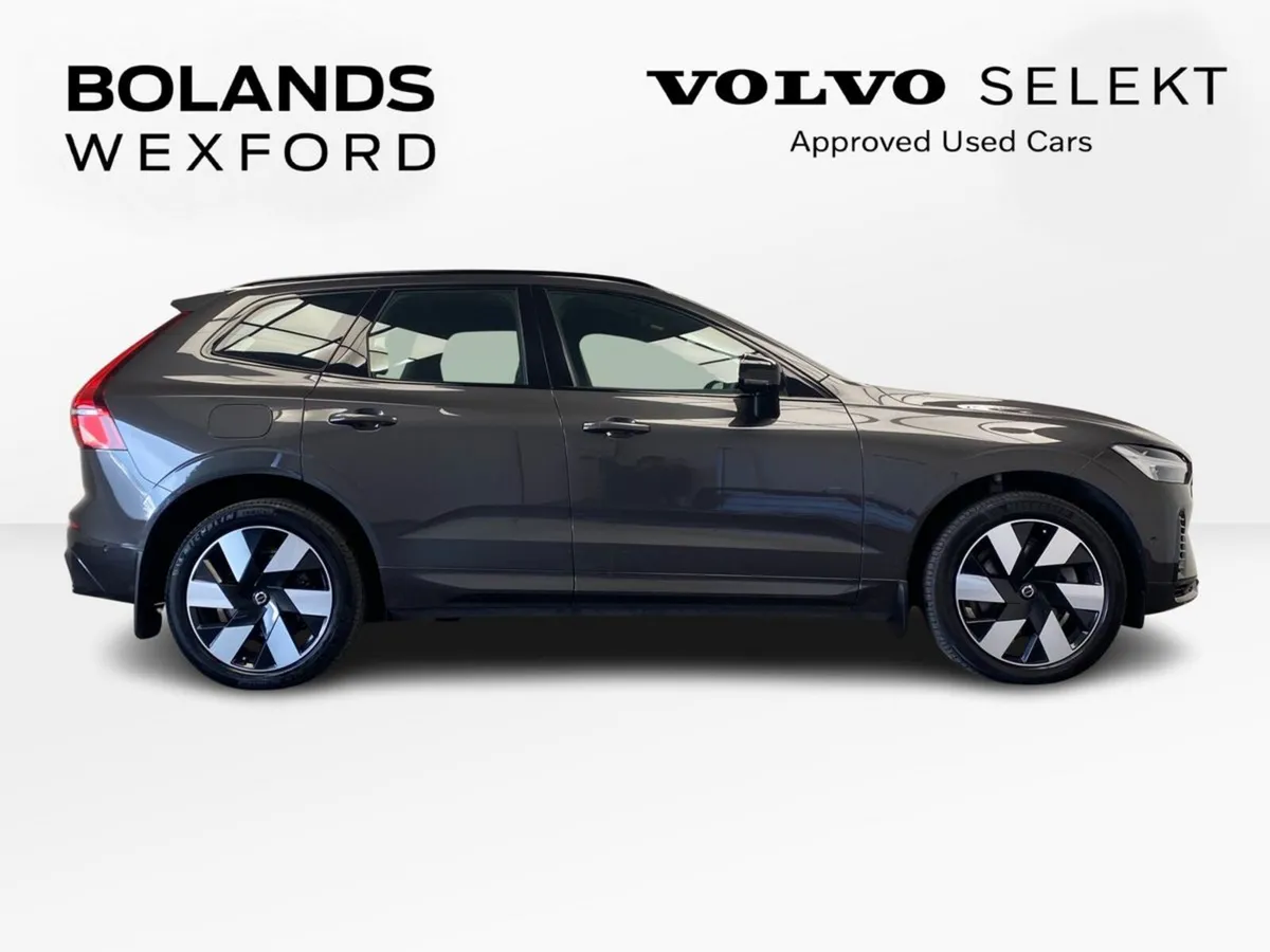 Volvo XC60 T6 AWD PHEV Plus Dark - Image 4