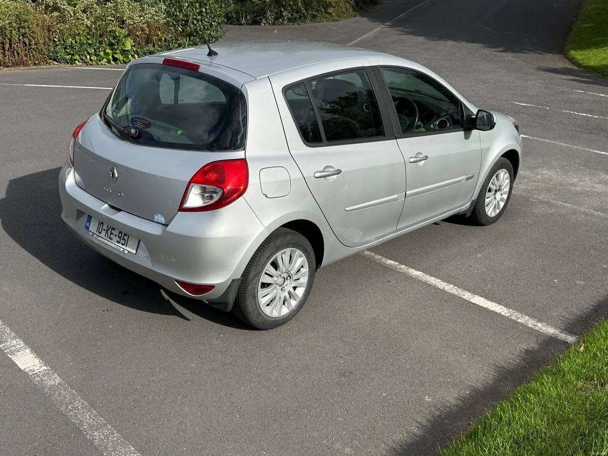 2010 Renault Clio 1.1 petrol NCT 01/27 Tax 10/26 - Image 4
