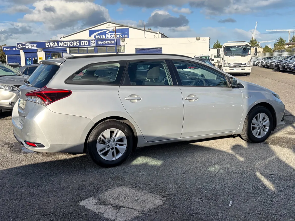 2016 Toyota Auris 1.8 VVT-I Hybrid Auto Nct 10/28 - Image 4