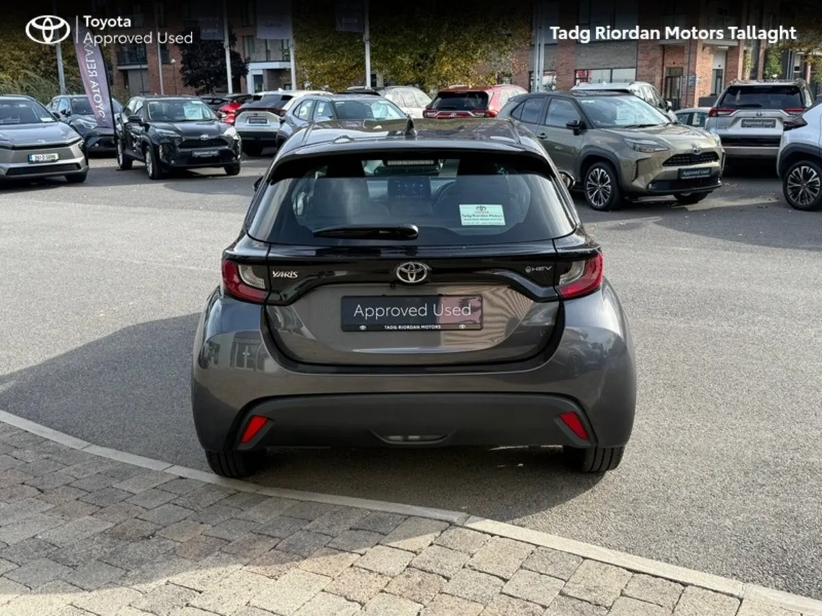 Toyota Yaris HEV Luna - Image 4