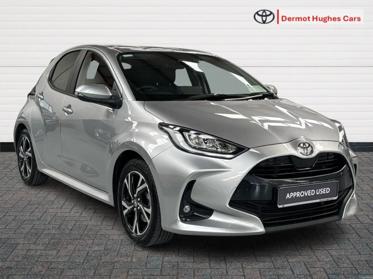 Toyota Yaris HYBRID LUNA SPORT AUTO - Image 1