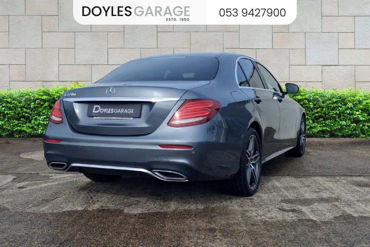 Mercedes-Benz E-Class E 220 D AMG line - Image 4