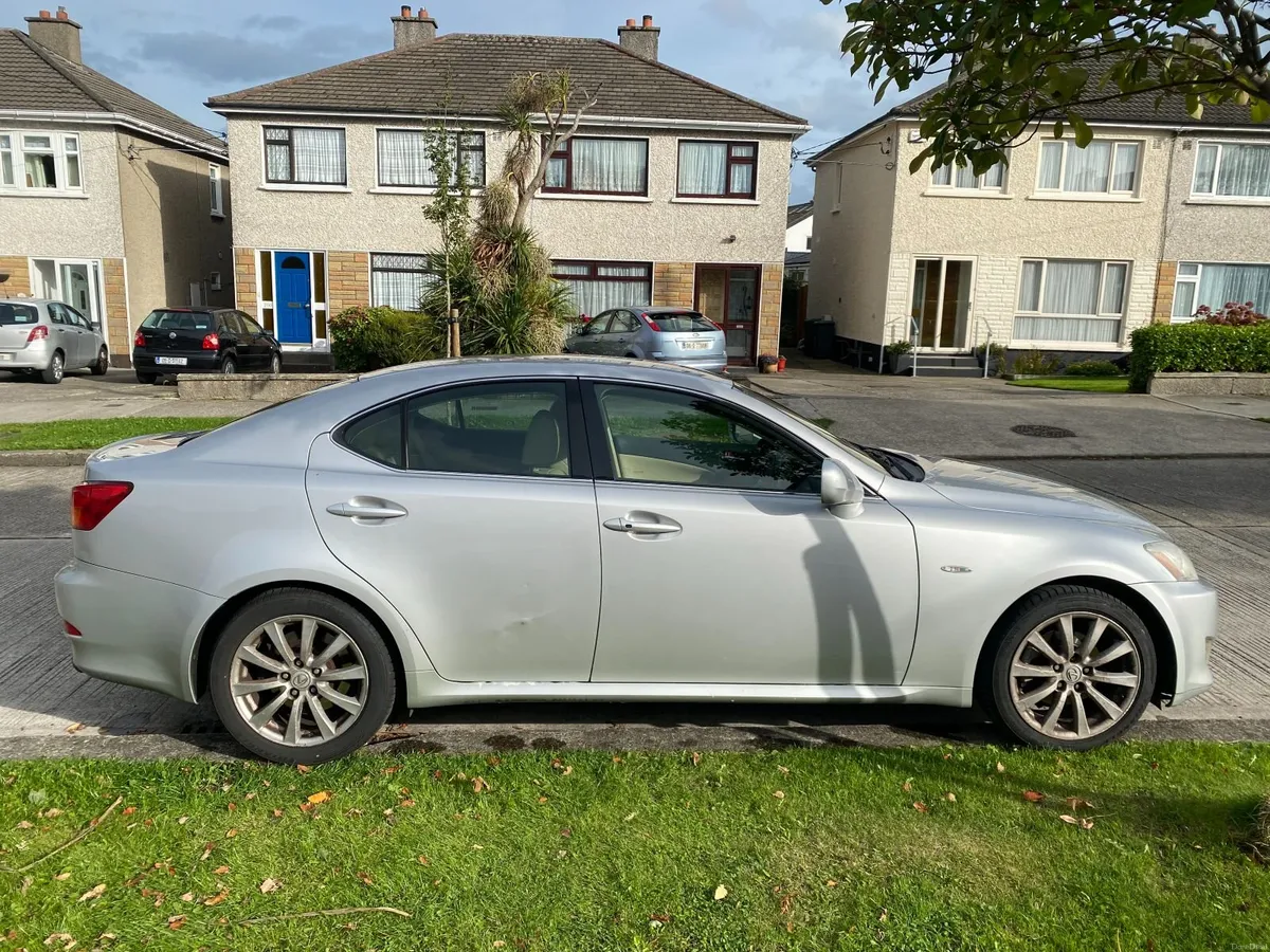 Lexus IS250 2008 - Image 2