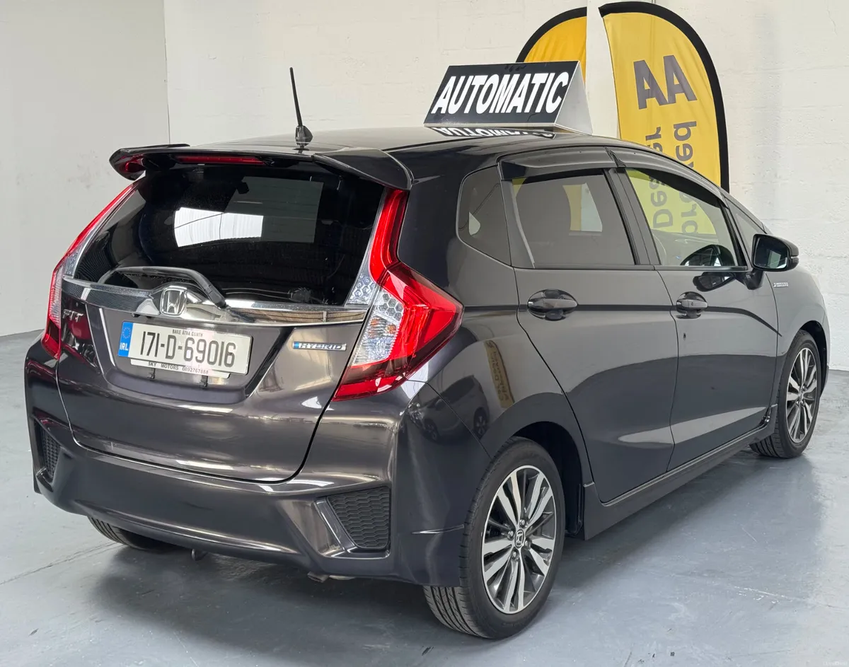 🚗 2017 Honda FIT / JAZZ 1.5 HYBRID - Image 5