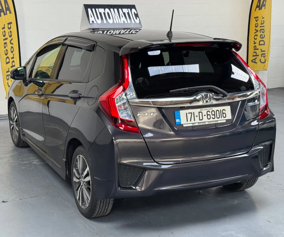 🚗 2017 Honda FIT / JAZZ 1.5 HYBRID - Image 6