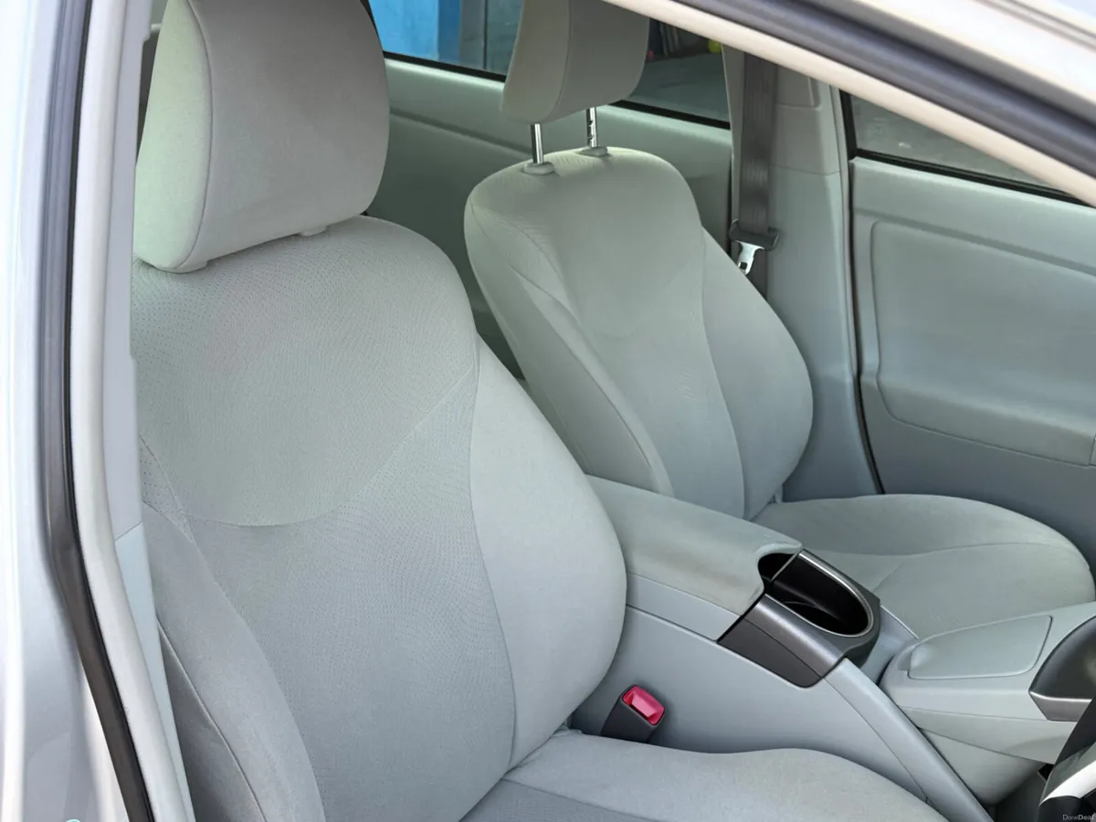 2023 Toyota Prius Hybrid Automatic - Image 5