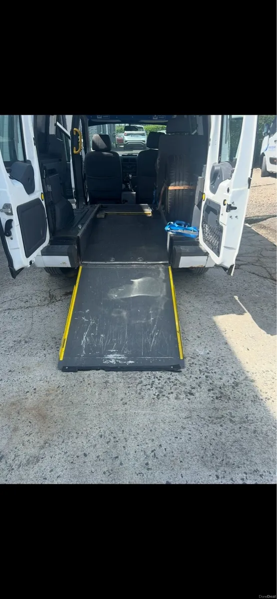 Wheel chair van/bus - Image 4