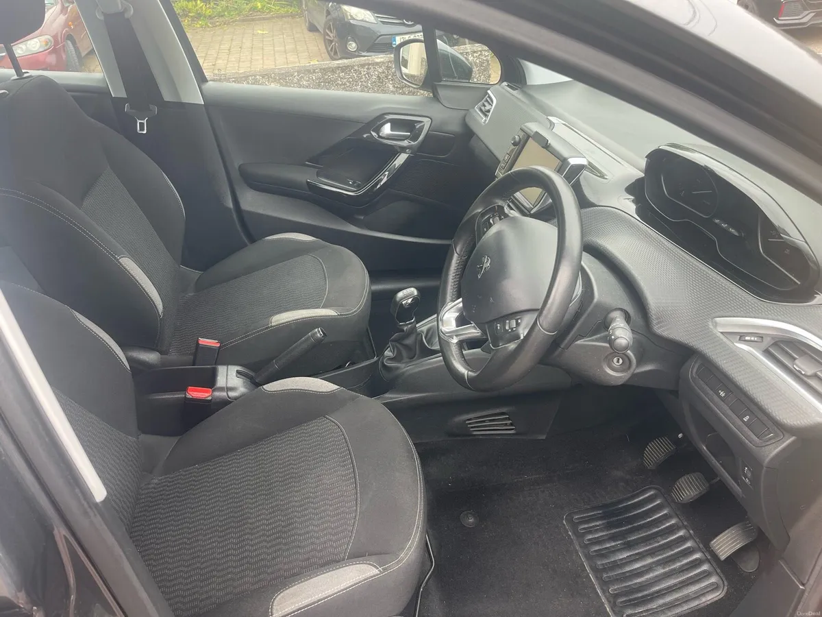 Peugeot 208 2016 - Image 3