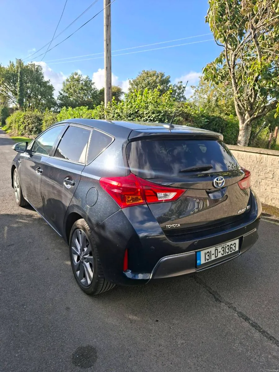 TOYOTA AURIS 2013 HYBRID AUTOMATIC LOW KM - Image 4
