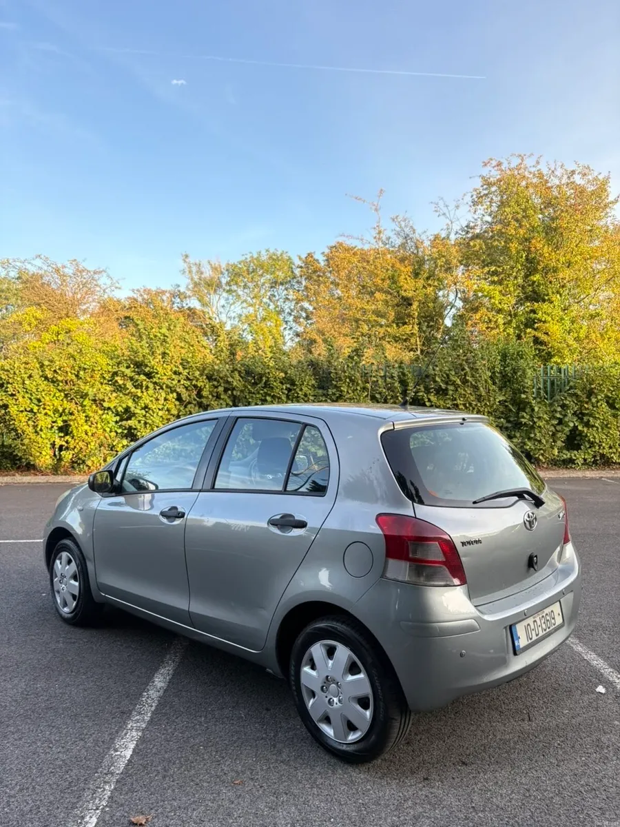 2010 Toyota Yaris - Image 3